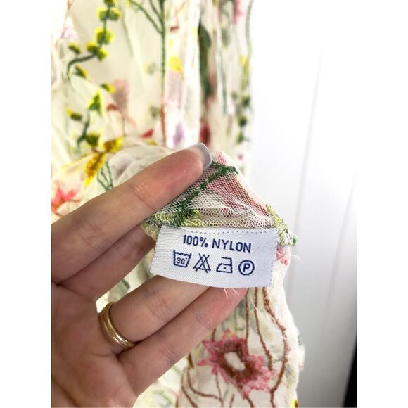 Colori di Mare Beachwear Embroidered Floral Butterfly Lace Detail Cover Up OS - Picture 5 of 9